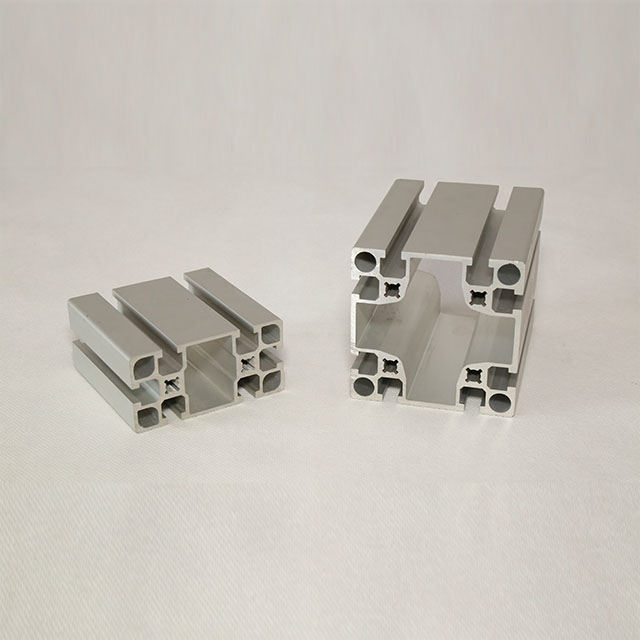 Ligne industrielle d'assemblage de profilés d'extrusion à rainure en T en aluminium