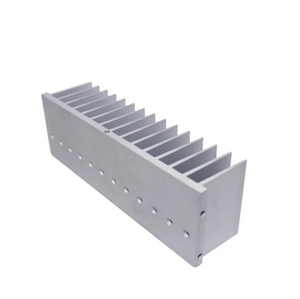 Extrusion matérielle adaptée aux besoins du client de radiateur de perçage de commande numérique par ordinateur de profil en aluminium