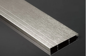 Surface de la brosse Personnaliser le profil extrudé en aluminium de couleur métallique dorée